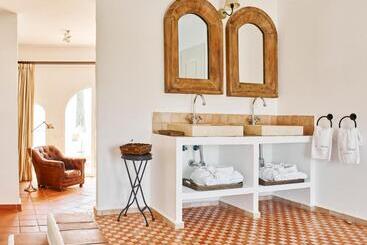 B Bou Hotel Cortijo Bravo