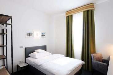 Best Western Airport Hotel Stella