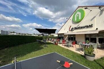 هتل Campanile Villejust Za Courtaboeuf
