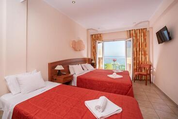 هتل Corfu Maris