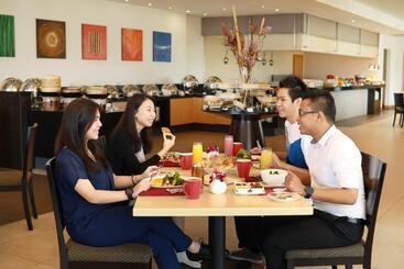 هتل Holiday Inn Melaka By Ihg