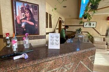 Karnak Hotel Luxor