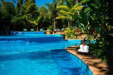 בית מלון כפרי La Aldea De La Selva Lodge