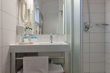 هتل Maistra Camping Koversada Uncovered Naturist Mobile Homes