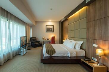 Manhattan Hotel Jakarta