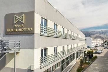 Отель Mondo