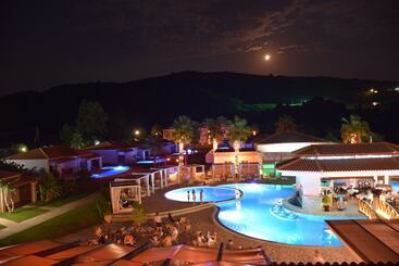هتل Olympia Golden Beach Resort & Spa