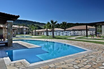 هتل Olympia Golden Beach Resort & Spa