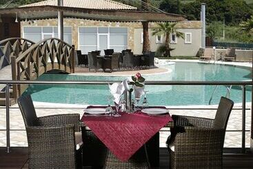هتل Olympia Golden Beach Resort & Spa