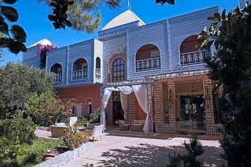هتل Orpheas Resort