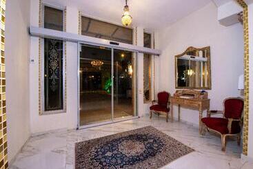هتل Orpheas Resort