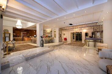 هتل Orpheas Resort