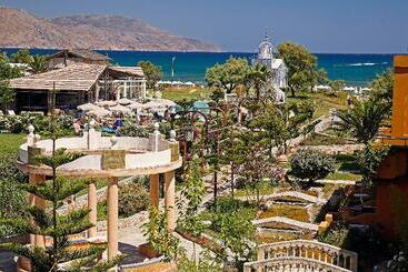 هتل Orpheas Resort