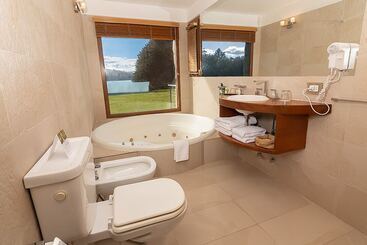 בית מלון כפרי Rochester Bariloche Suites & Spa