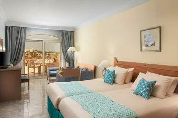 فندق Royal Lagoons Resort & Aqua Park Families And Couples Only