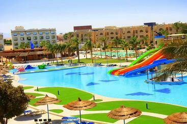 هتل Royal Lagoons Resort & Aqua Park Families And Couples Only