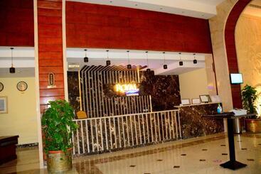 هتل Royal Lagoons Resort & Aqua Park Families And Couples Only