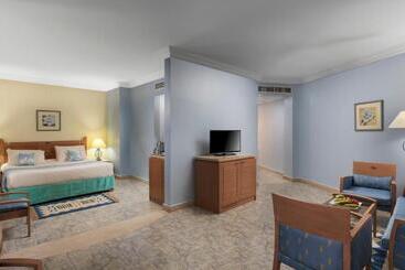 هتل Royal Lagoons Resort & Aqua Park Families And Couples Only