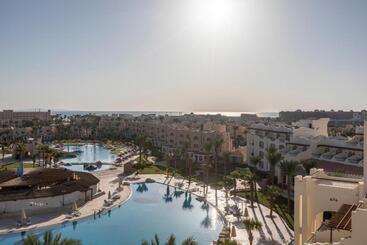 فندق Royal Lagoons Resort & Aqua Park Families And Couples Only