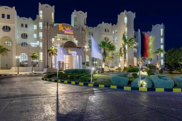 هتل Royal Lagoons Resort & Aqua Park Families And Couples Only