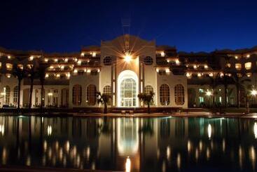 فندق Royal Lagoons Resort & Aqua Park Families And Couples Only
