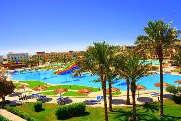 هتل Royal Lagoons Resort & Aqua Park Families And Couples Only