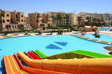 هتل Royal Lagoons Resort & Aqua Park Families And Couples Only