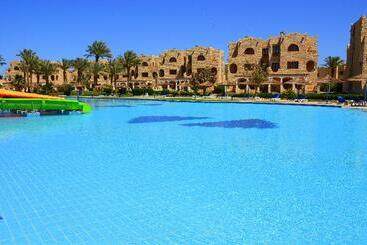 فندق Royal Lagoons Resort & Aqua Park Families And Couples Only