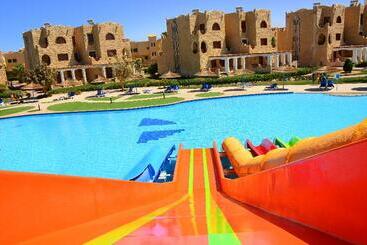 هتل Royal Lagoons Resort & Aqua Park Families And Couples Only
