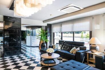 Salles Hotel Aeroport De Girona