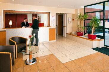 בית מלון כפרי Séjours & Affaires Genève Saint Genis