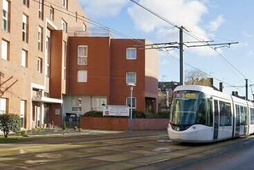 هتل Séjours & Affaires Rouen Normandie