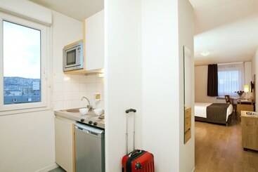 هتل Séjours & Affaires Rouen Normandie