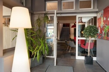 هتل The Originals Boutique, Hôtel Le Pariou, Issoire