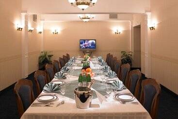 هتل Ukraine