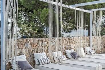 Loizos Stylish Residences
