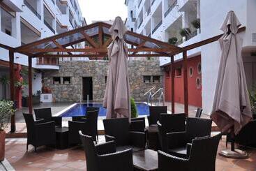 Aparthotel Puerto Mar