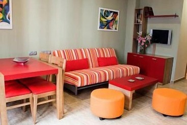 Y Apartamentos Conilsol