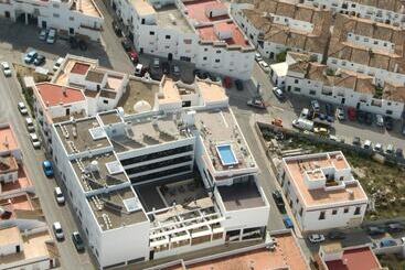 Y Apartamentos Conilsol