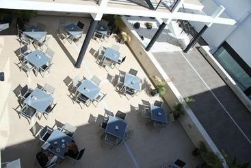 Y Apartamentos Conilsol