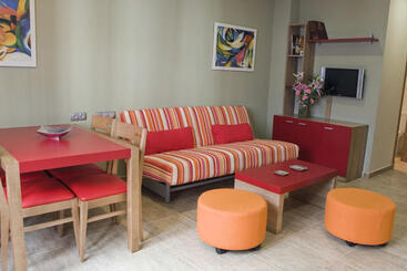 Y Apartamentos Conilsol