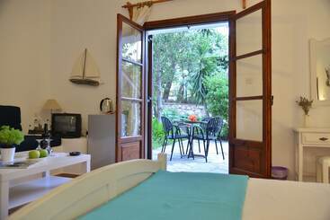 هتل Anofli Accommodation