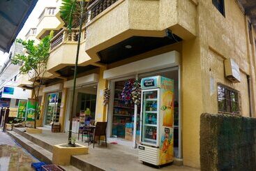 هتل Av Seven Resort