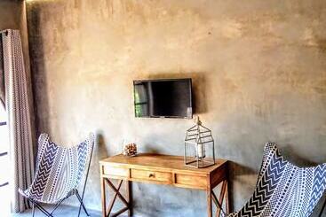 هتل Les Terrasses Suites