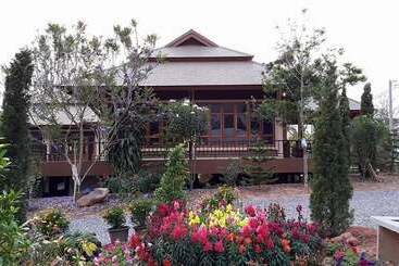 هتل Loesloei Garden Resort Phurua