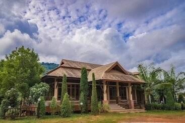 هتل Loesloei Garden Resort Phurua