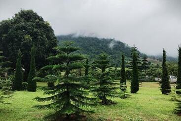 هتل Loesloei Garden Resort Phurua