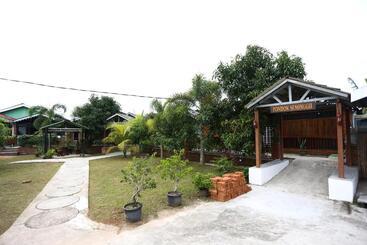 هتل Pondok Muara Chalet