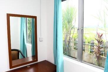 هتل Pondok Muara Chalet