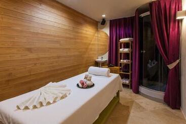 هتل Sun City Arcadia Apartments